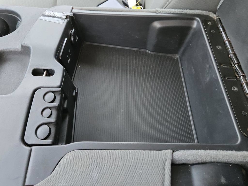 Used 2014 RAM 1500 Express RWD image 26