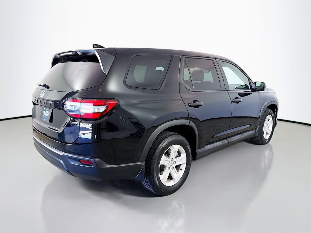 Used 2023 Honda Pilot LX image 7