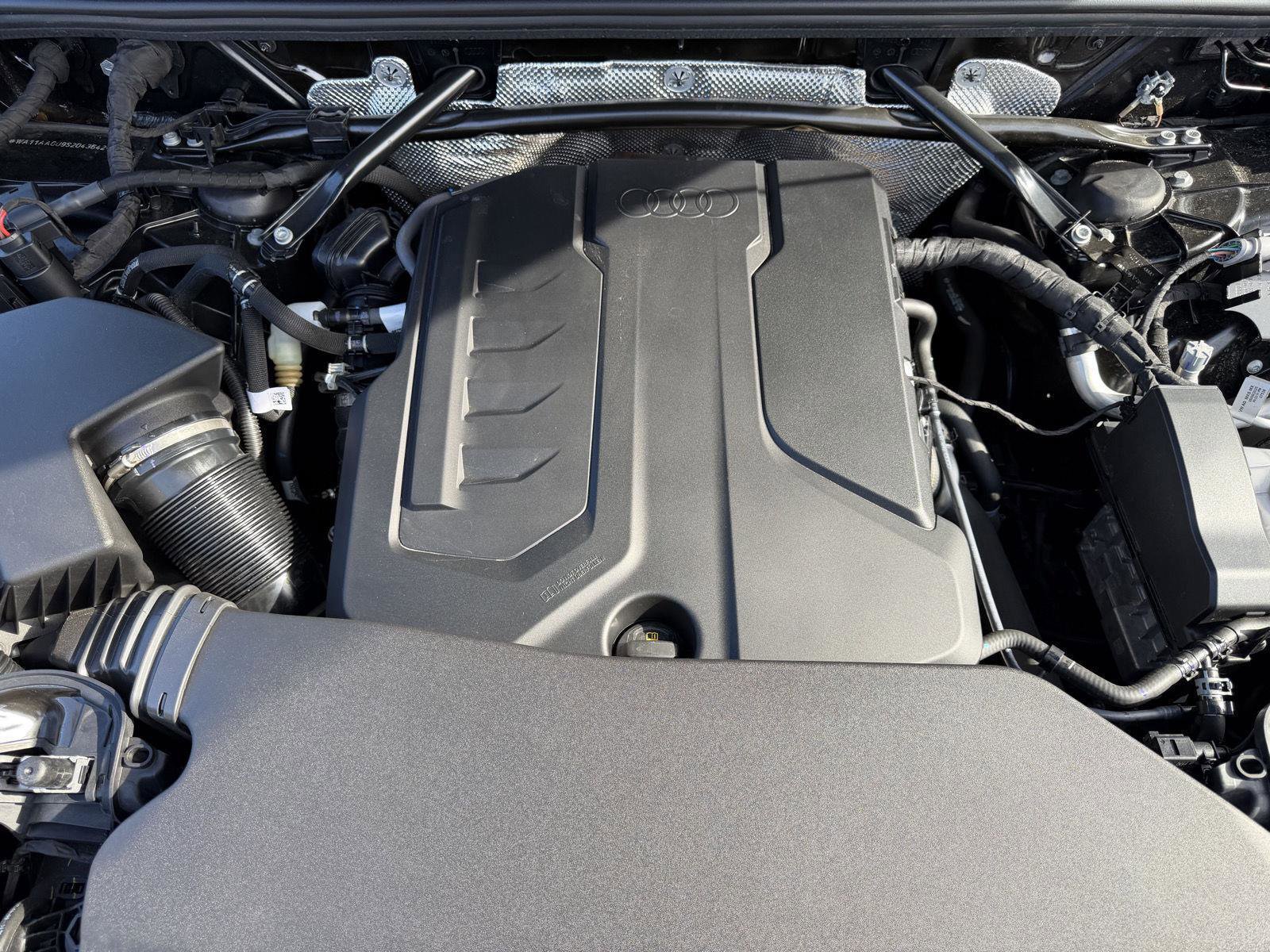 Used 2025 Audi Q5 Premium w/ Convenience Package image 25