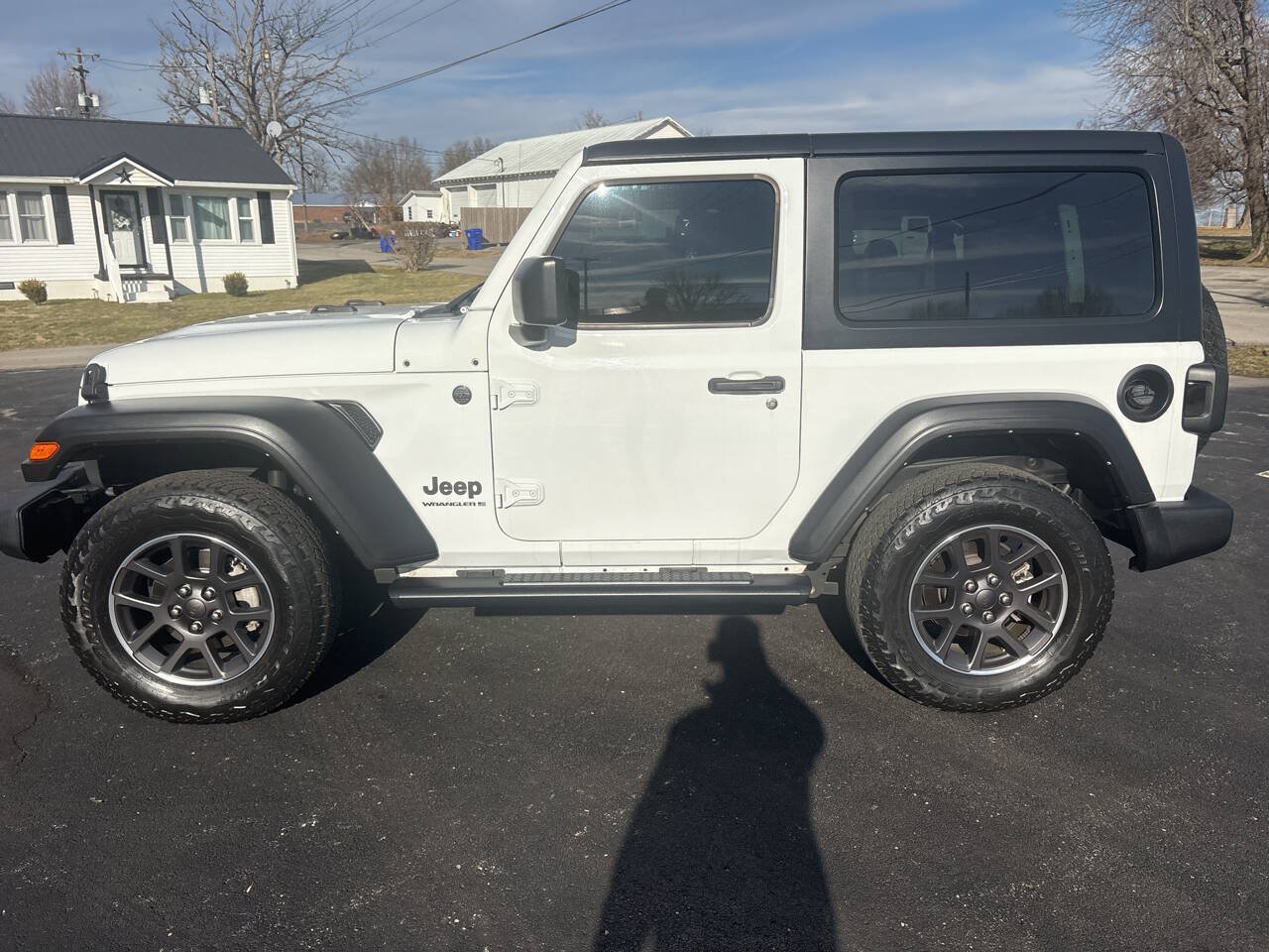 Used 2023 Jeep Wrangler Sport AWD/4WD image 5