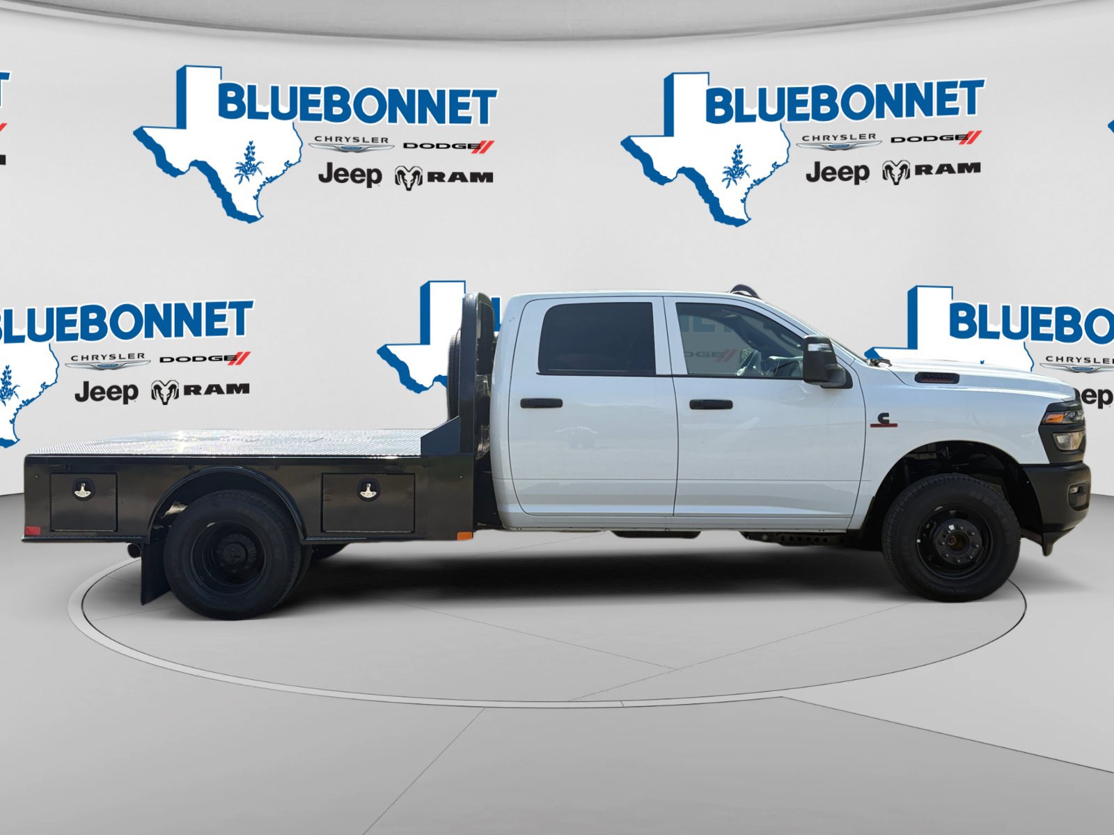 New 2026 RAM 3500 Tradesman AWD/4WD image 4