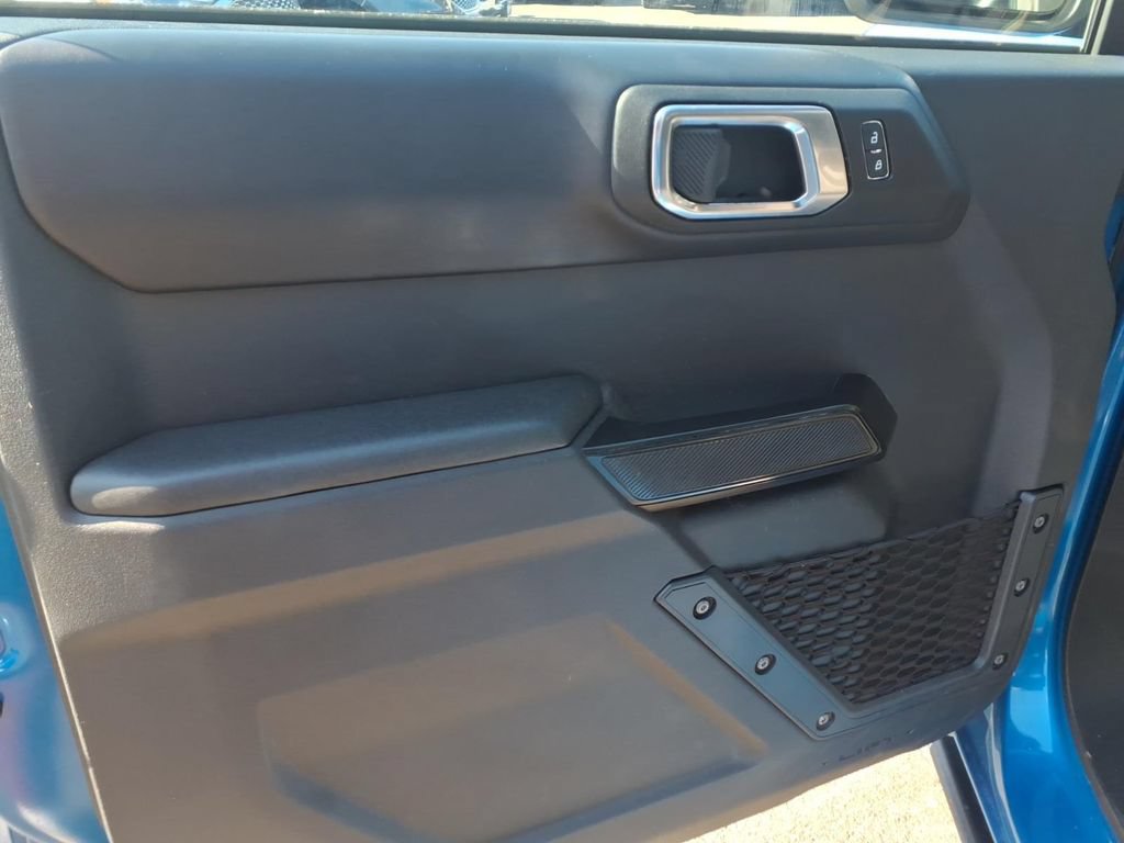 Used 2025 Ford Bronco Badlands AWD/4WD image 17