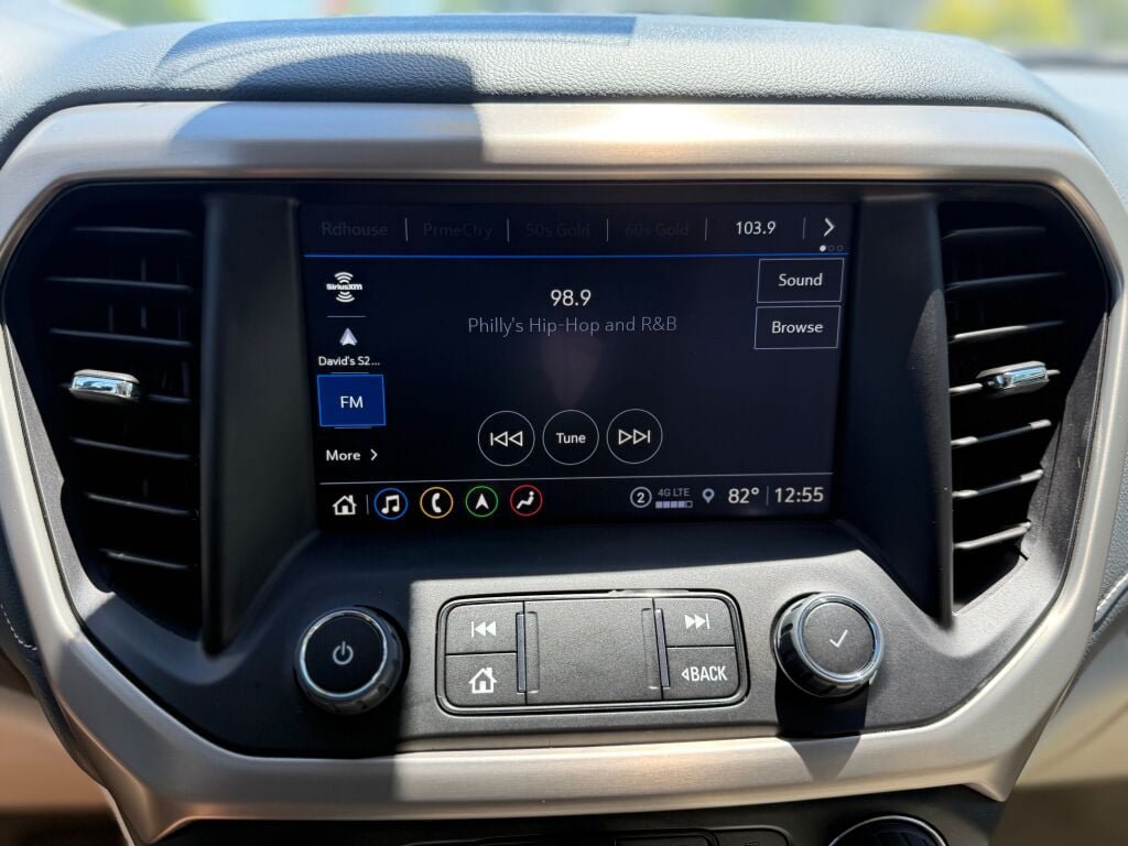 Used 2023 GMC Acadia Denali AWD/4WD image 18