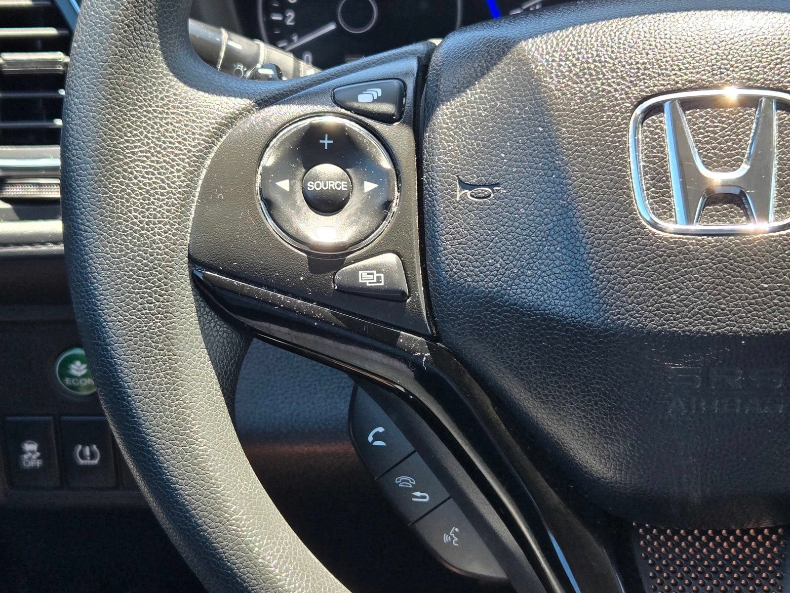 Used 2018 Honda HR-V EX image 32