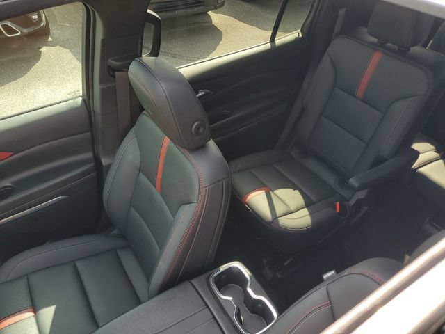 Used 2024 Chevrolet Traverse RS FWD image 36