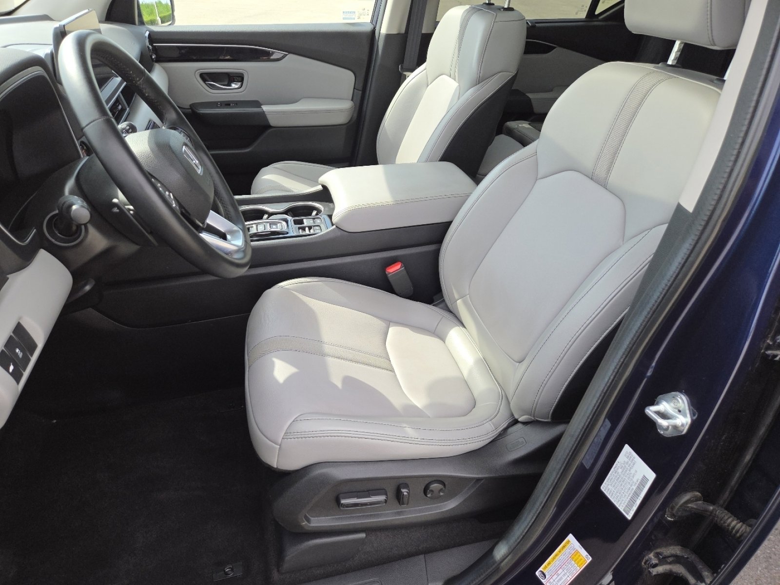 Used 2024 Honda Pilot Touring image 27