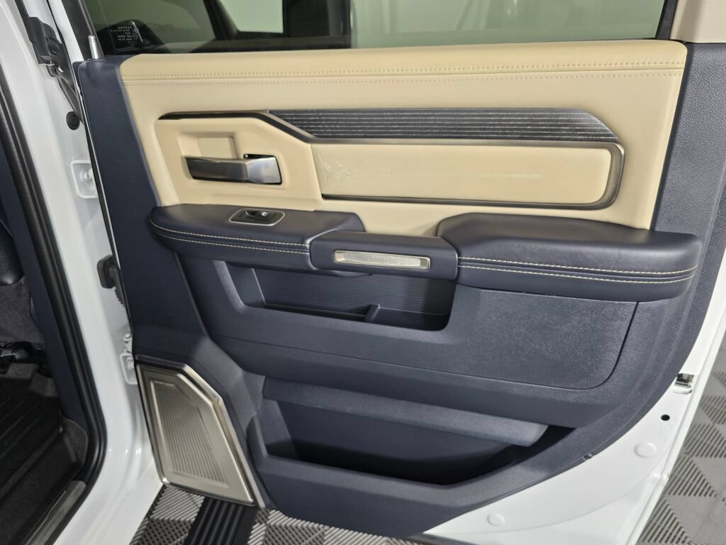 Used 2023 RAM 3500 Limited AWD/4WD image 40