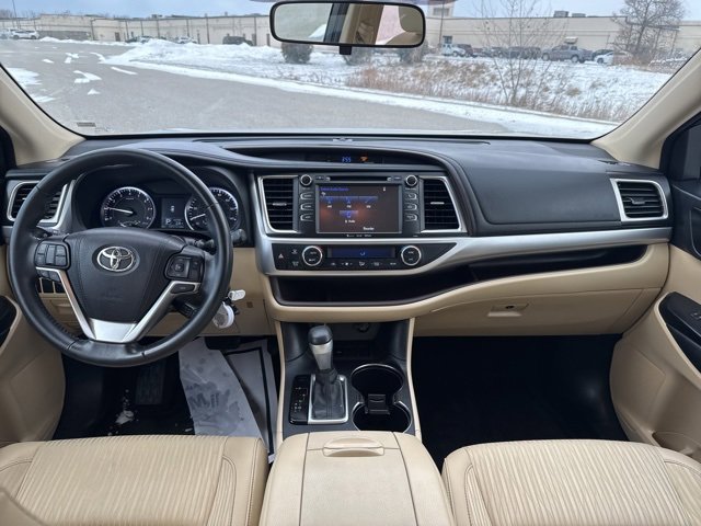 Used 2016 Toyota Highlander Plus image 32