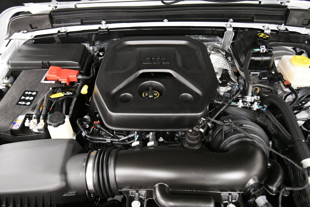 Used 2025 Jeep Wrangler Sport S image 32