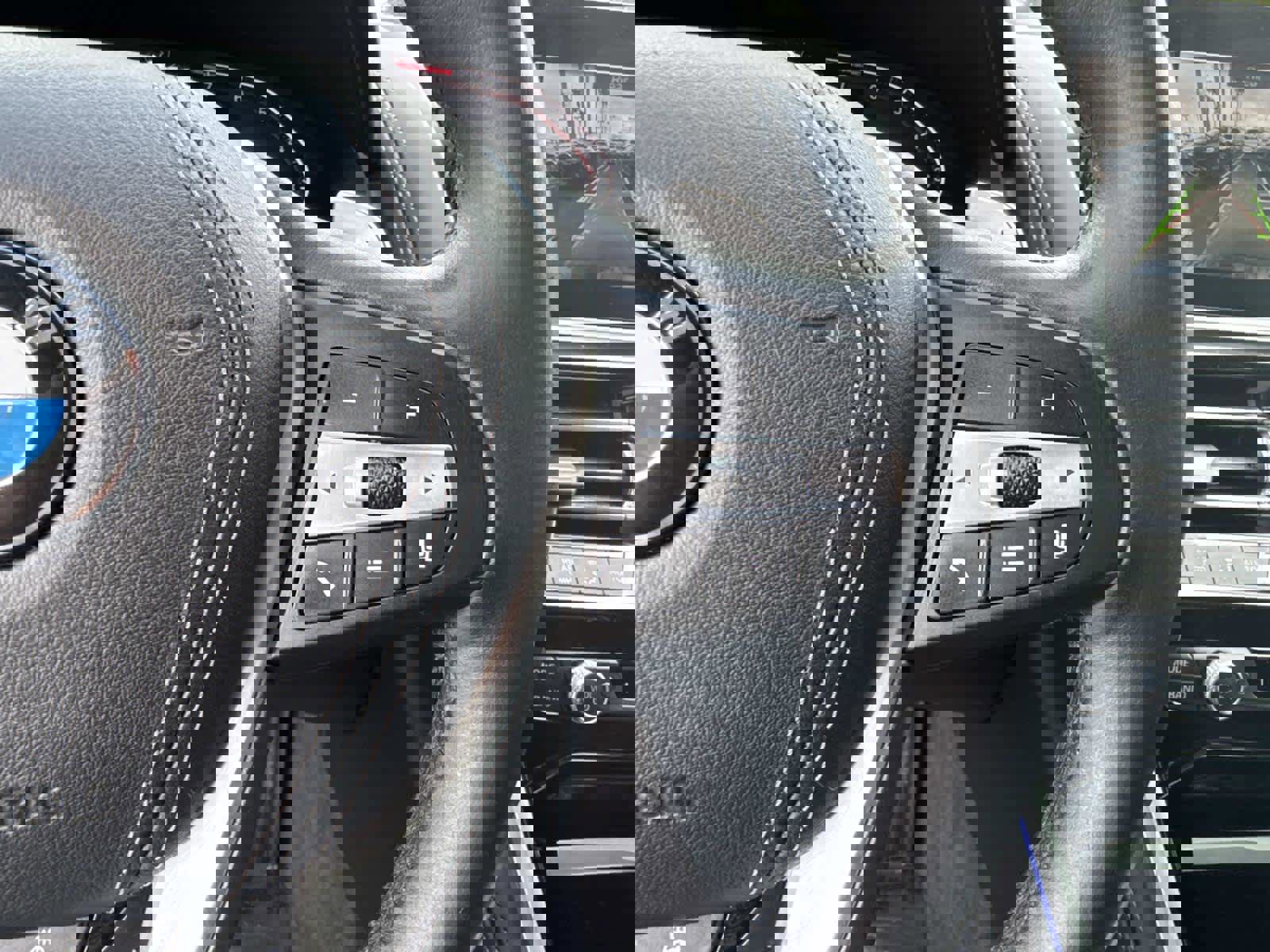 Used 2020 BMW 840i Convertible w/ Comfort Seating Package image 23