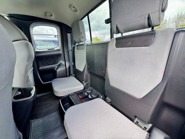 Used 2019 Toyota Tacoma SR5 AWD/4WD image 16