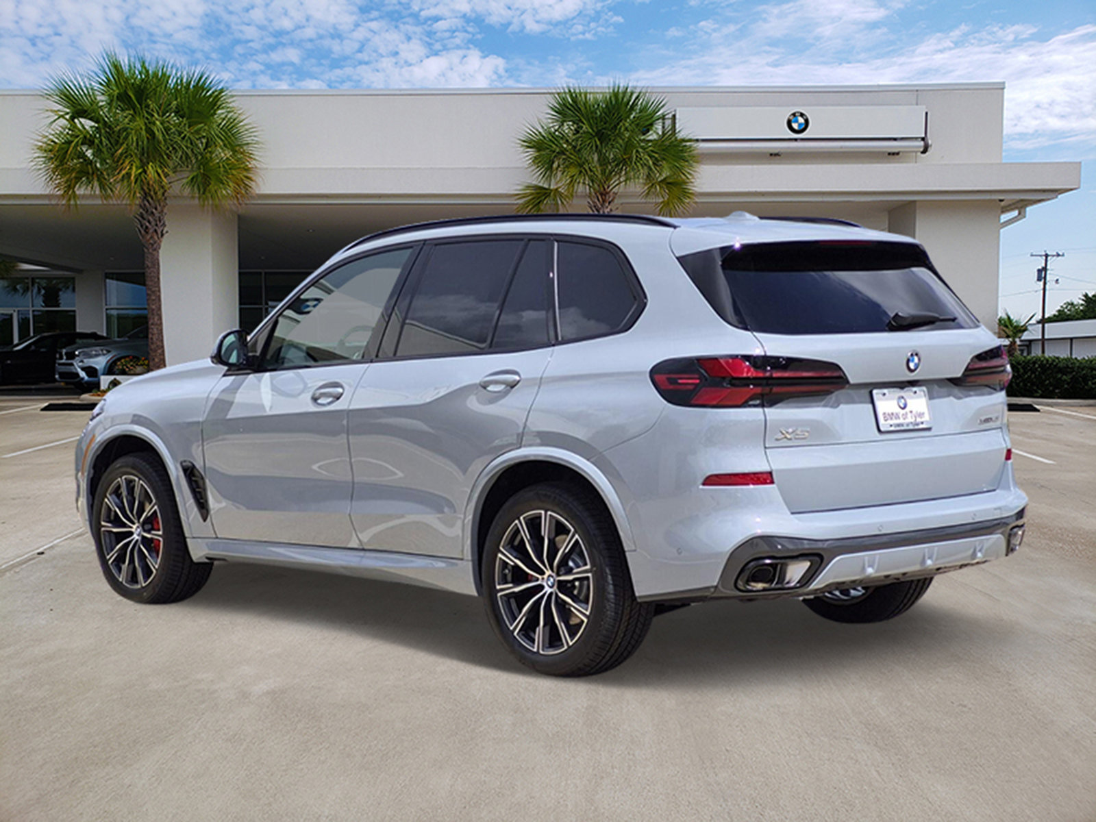 New 2026 BMW X5 xDrive40i w/ M Sport Package AWD/4WD image 6