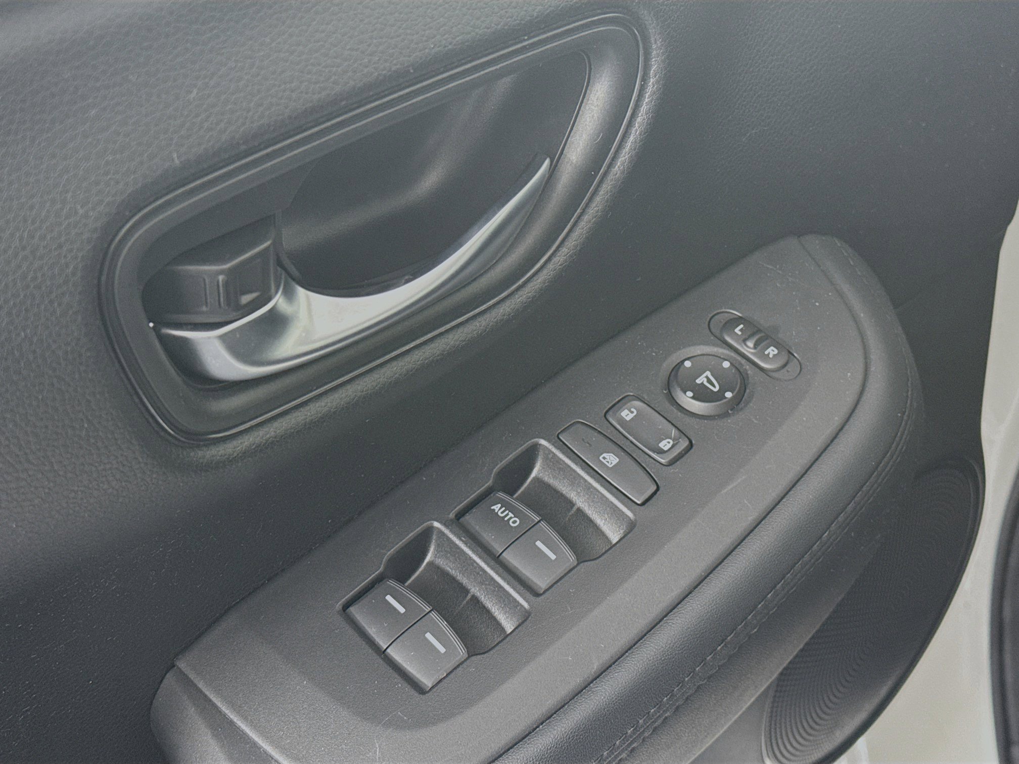 Certified 2023 Honda HR-V LX image 17