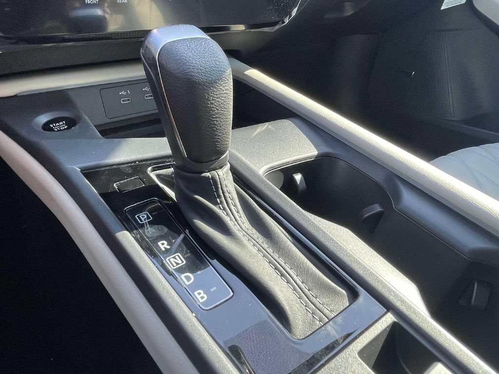 New 2026 Nissan Sentra SL w/ Floor Mat Package FWD image 32