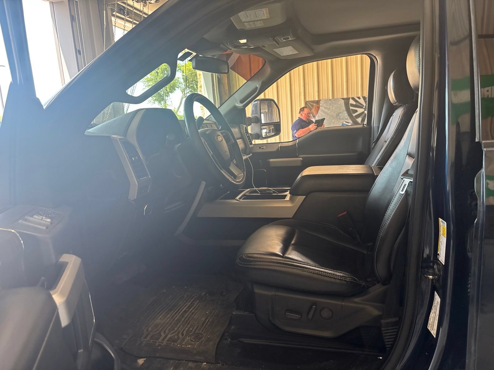 Used 2020 Ford F250 Lariat w/ Lariat Ultimate Package AWD/4WD image 6