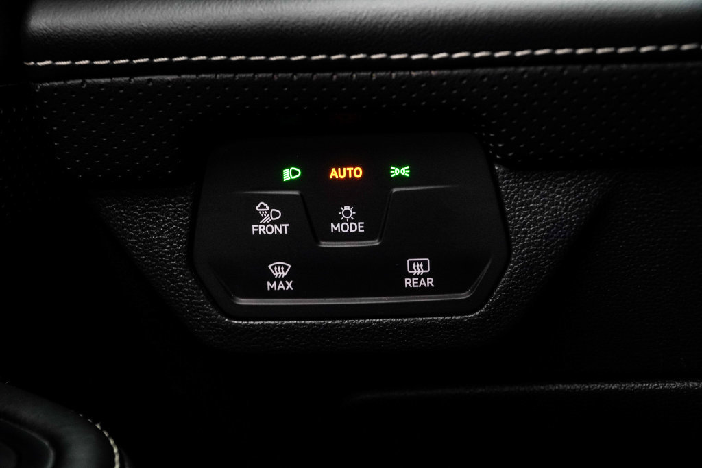 Used 2024 Volkswagen Atlas SE AWD/4WD image 31