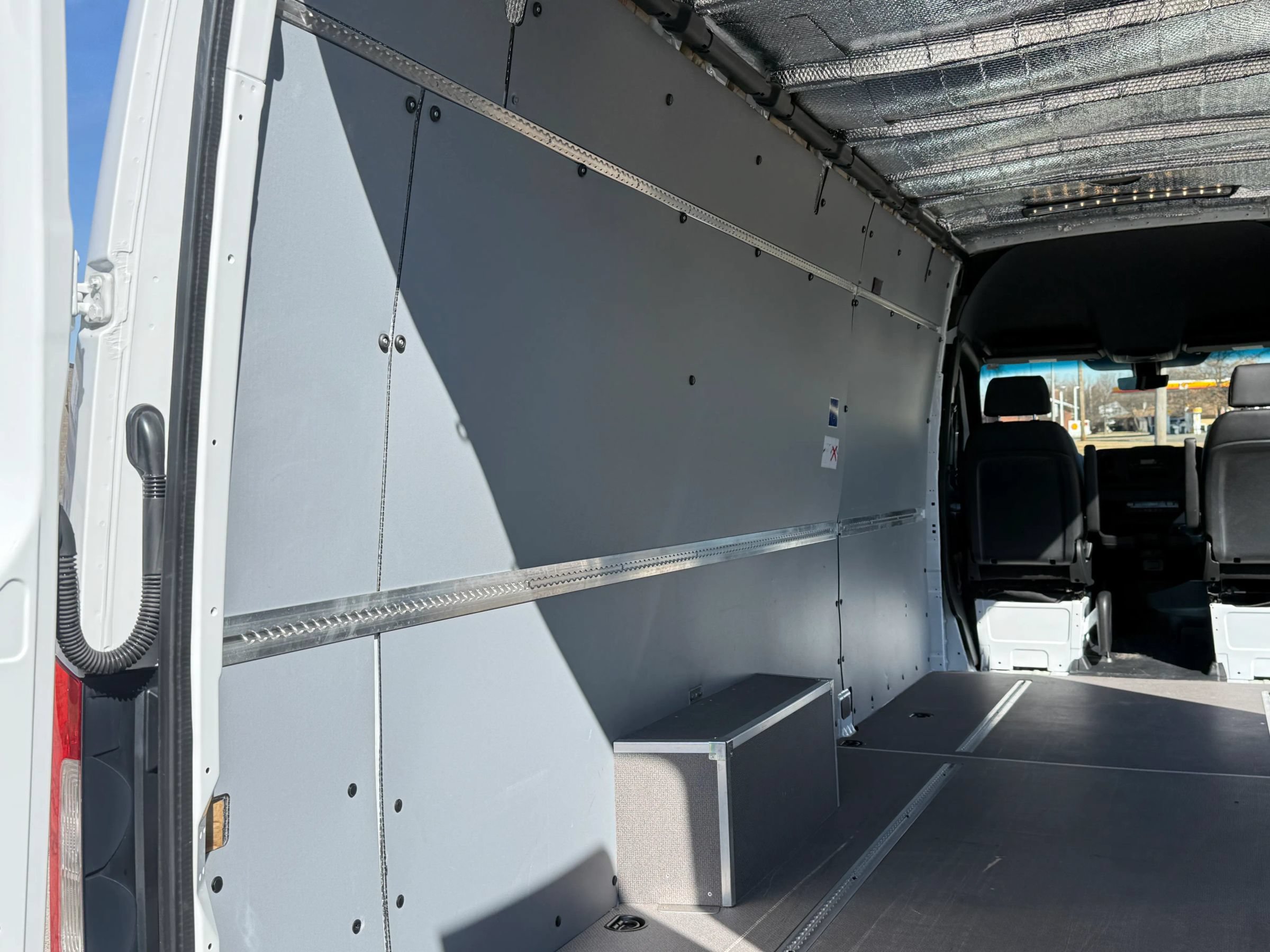 Used 2025 Mercedes-Benz Sprinter 2500 image 10