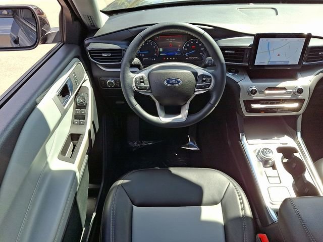 Used 2022 Ford Explorer XLT image 16