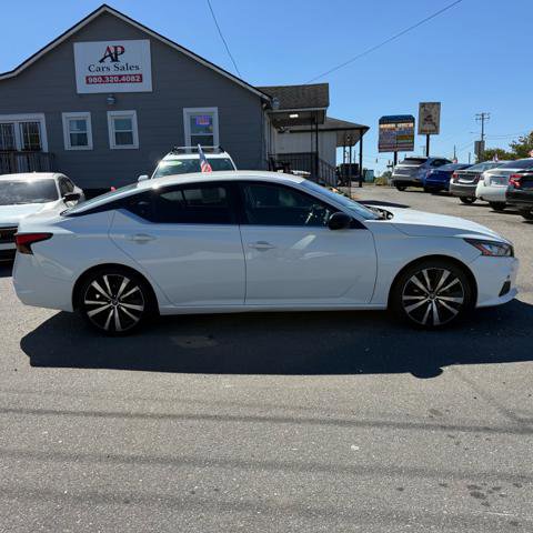 Used 2021 Nissan Altima 2.5 SR image 2