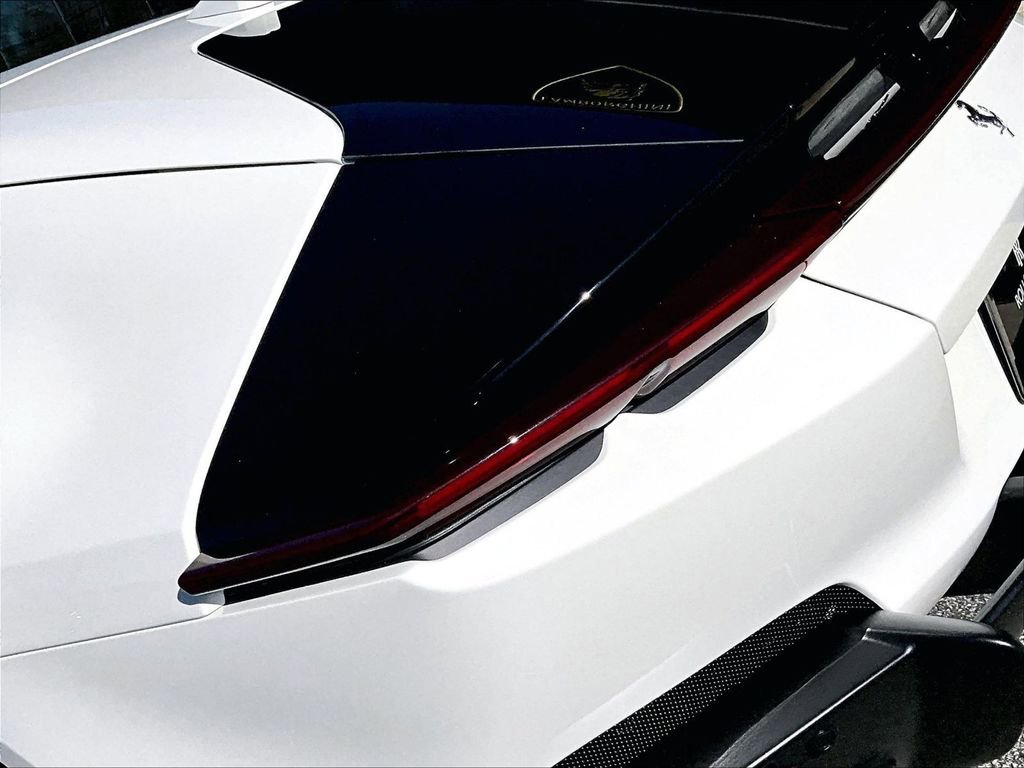 Used 2026 Ferrari 12Cilindri image 23