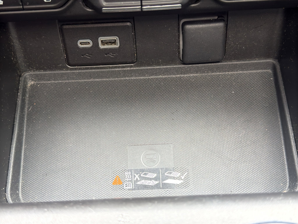 Used 2023 Chevrolet Tahoe Z71 w/ Luxury Package image 38