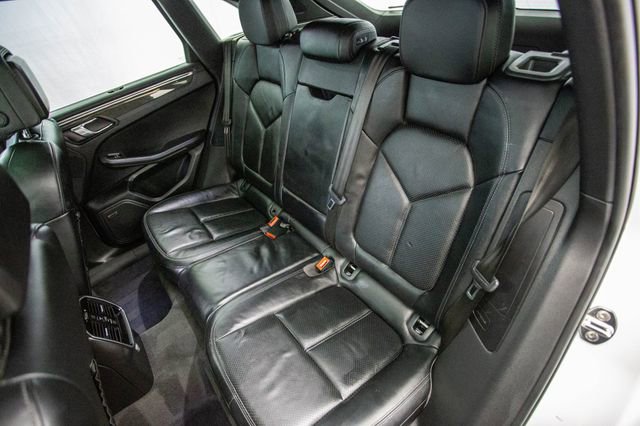 Used 2015 Porsche Macan Turbo image 25
