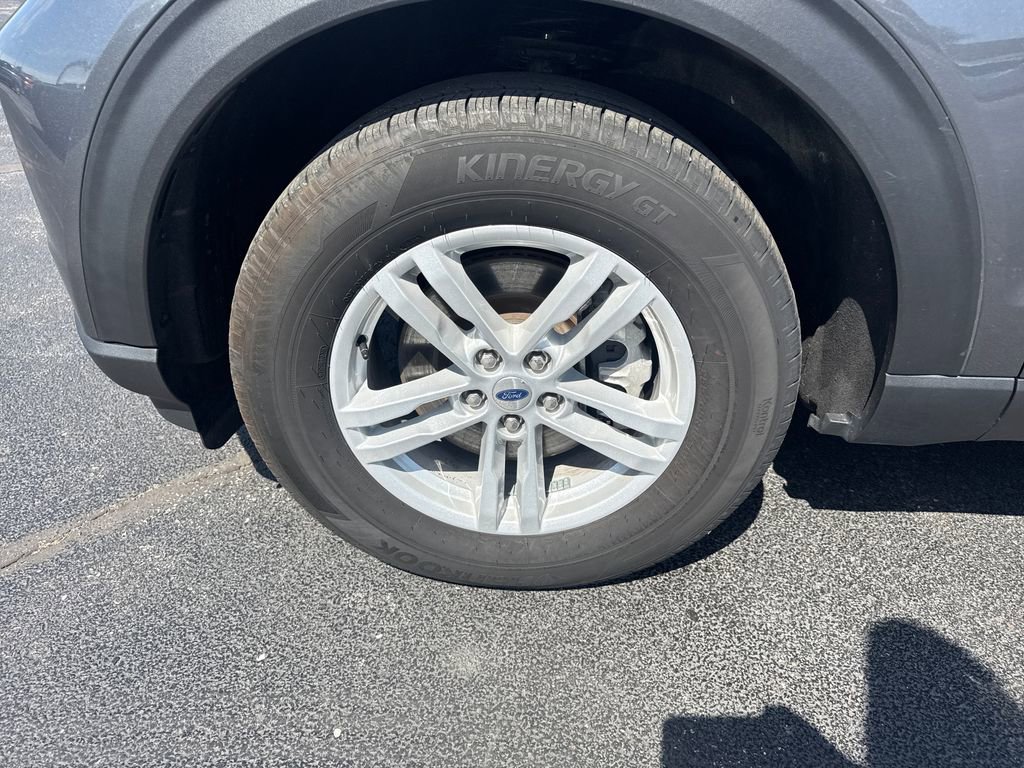 Used 2024 Ford Explorer XLT w/ Equipment Group 202A AWD/4WD image 23