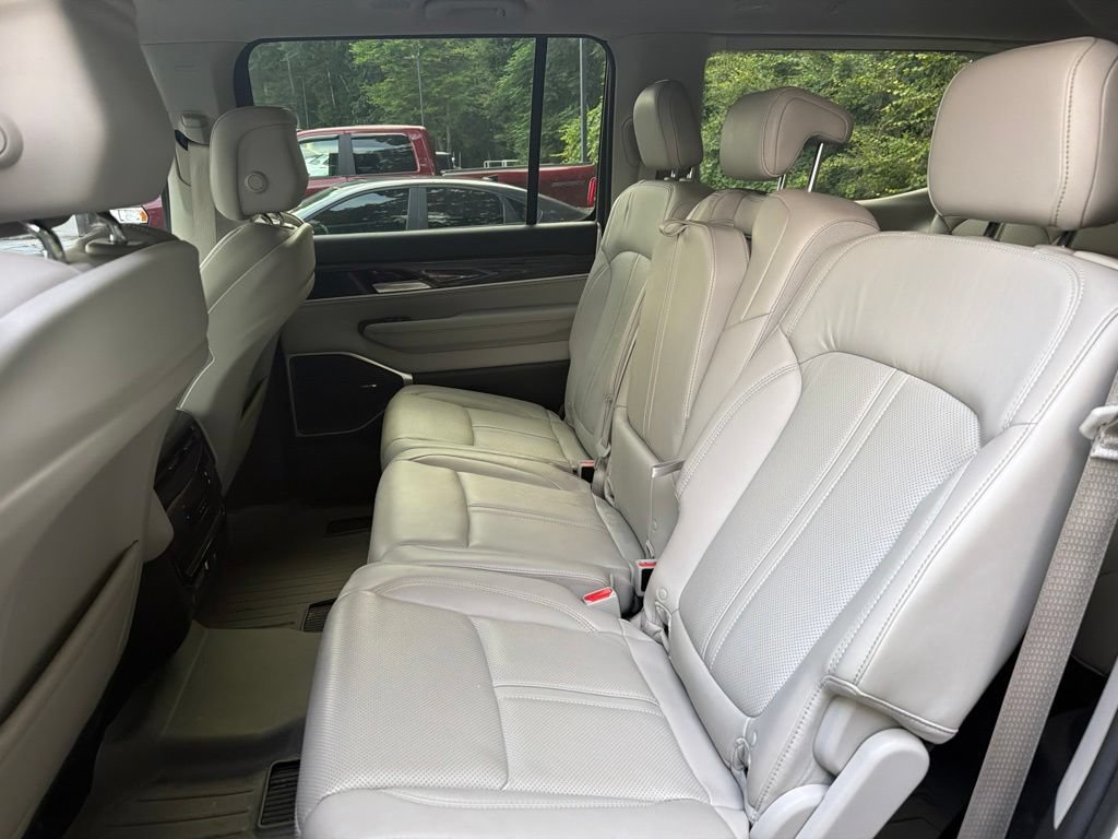 Certified 2022 Jeep Wagoneer Series II RWD image 13
