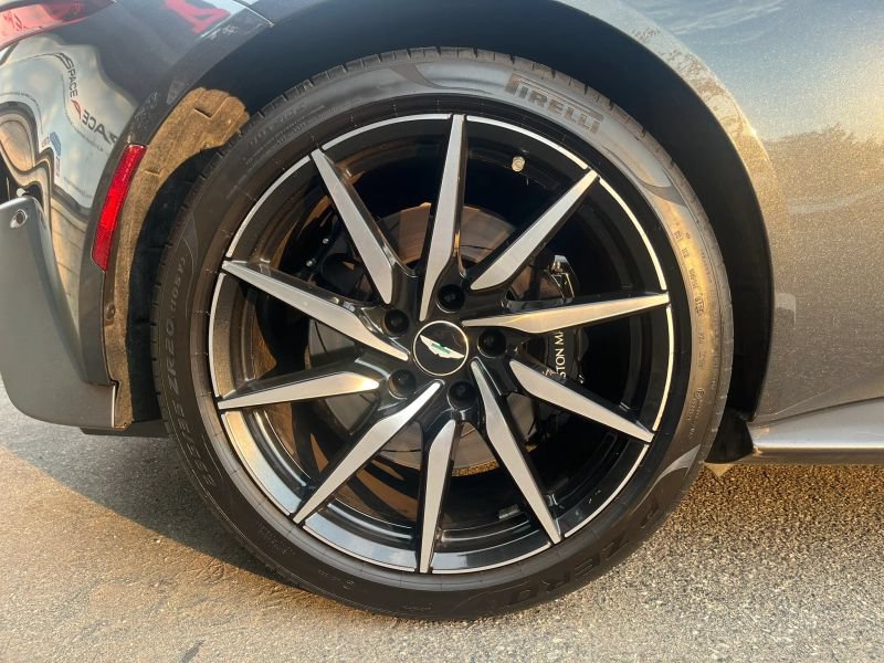 Used 2020 Aston Martin V8 Vantage Coupe RWD image 28