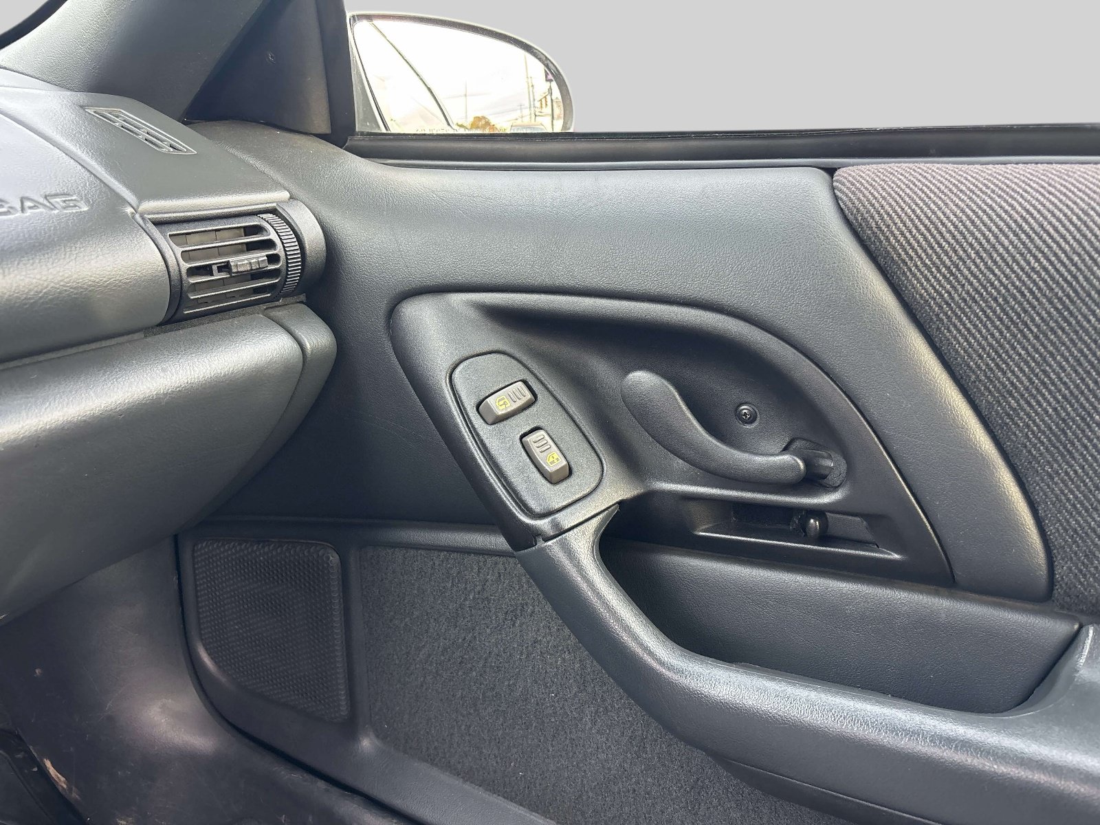 Used 1993 Chevrolet Camaro LT RWD image 17