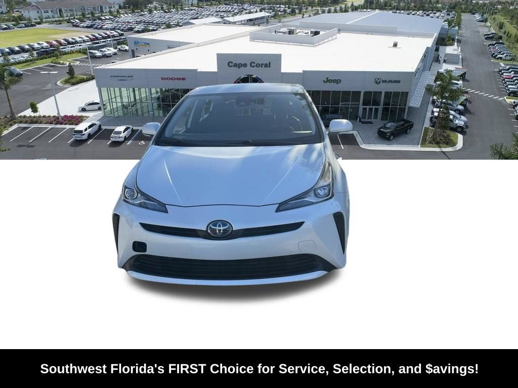 Used 2021 Toyota Prius L Eco FWD image 2