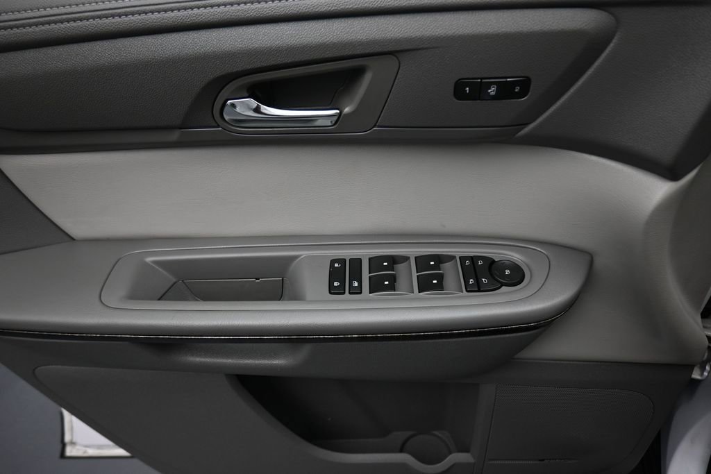 Used 2017 GMC Acadia Limited SLT AWD/4WD image 10