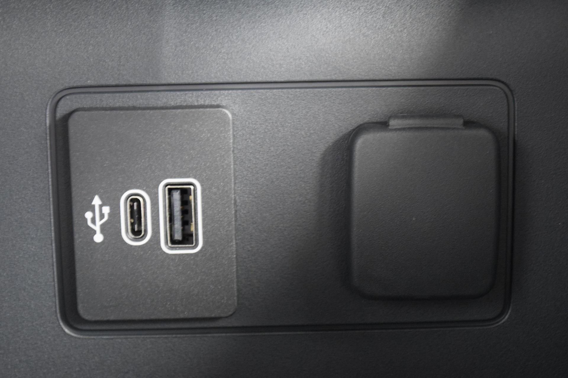 New 2026 Ford Explorer Active w/ Active Comfort Package image 16