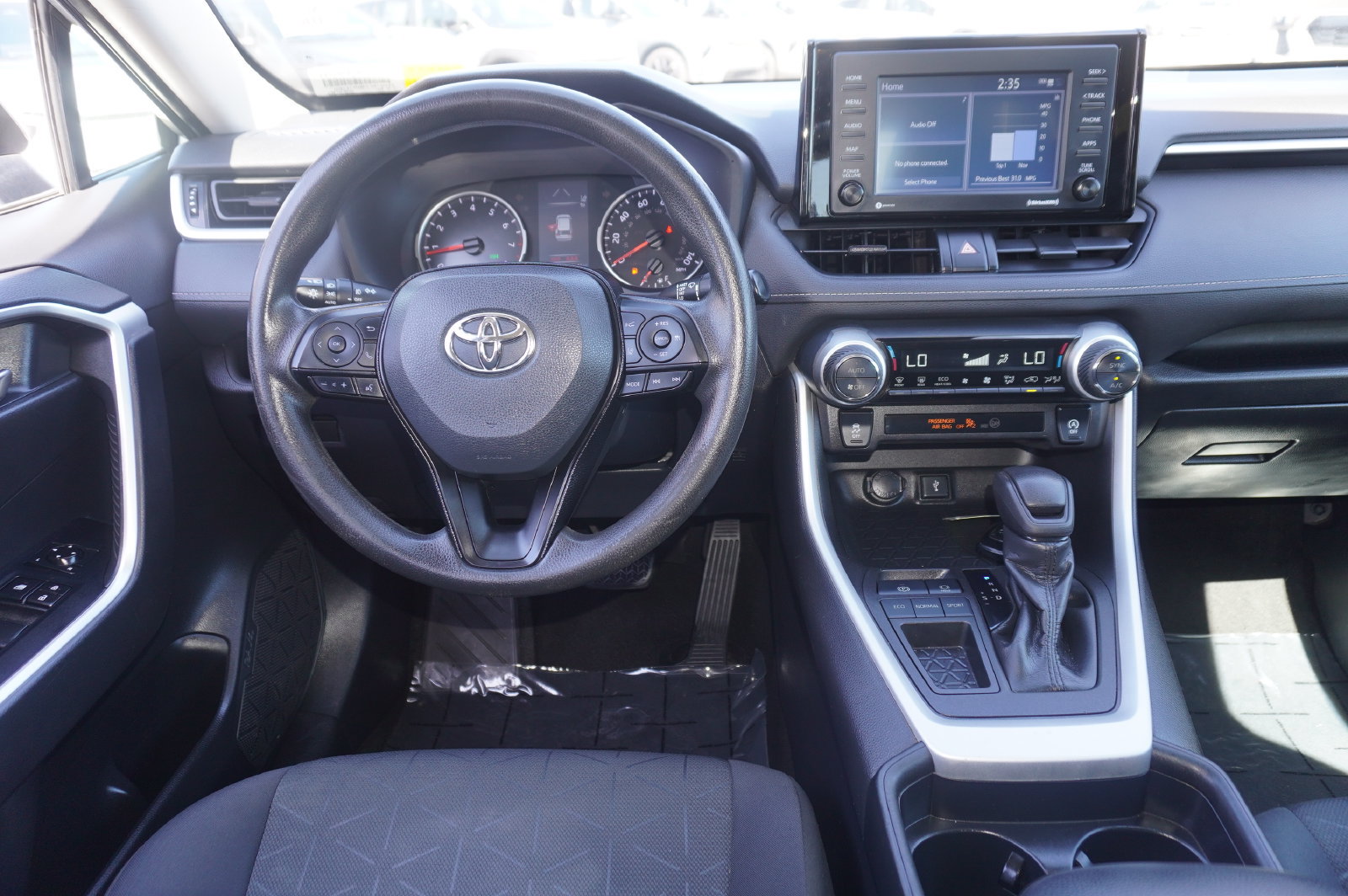Used 2021 Toyota RAV4 XLE FWD image 11