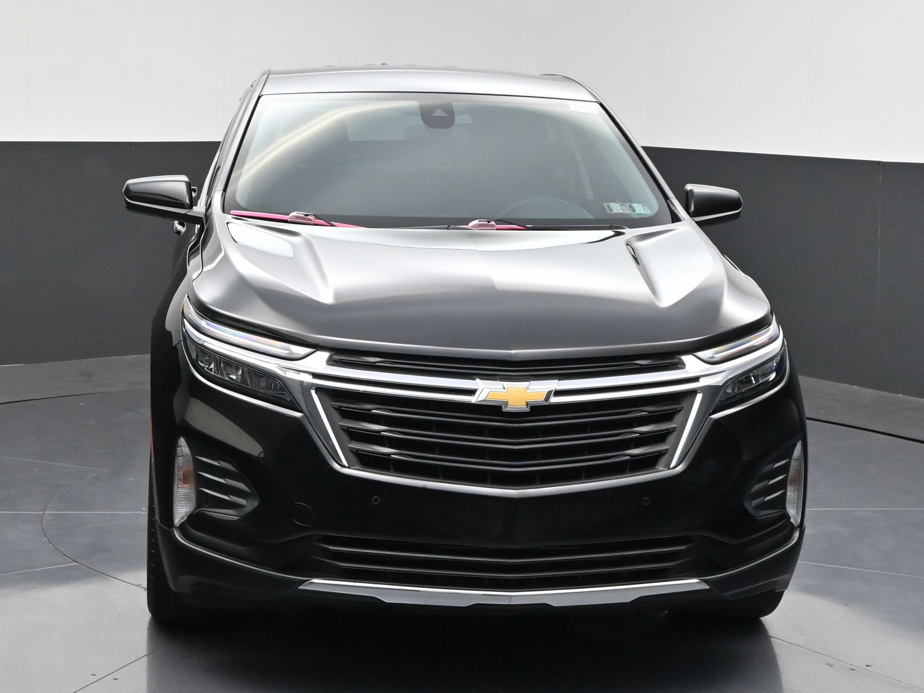 Used 2022 Chevrolet Equinox LT FWD image 2