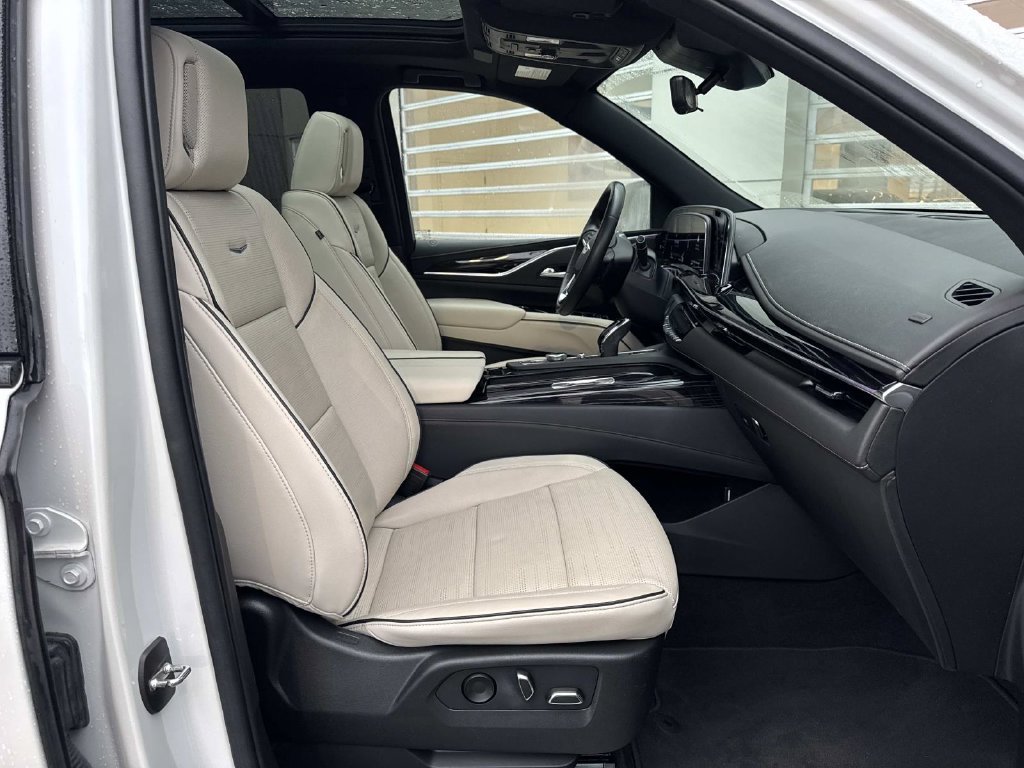 Used 2022 Cadillac Escalade Sport w/ Touring Package AWD/4WD image 10