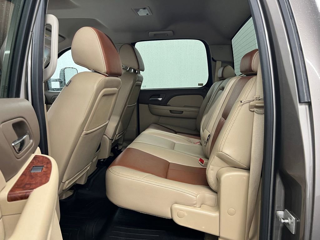 Used 2013 Chevrolet Silverado 2500 LTZ w/ LTZ Plus Package image 12