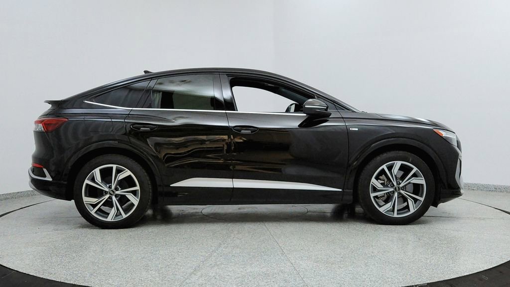 Used 2024 Audi Q4 e-tron Premium w/ Convenience Package image 6