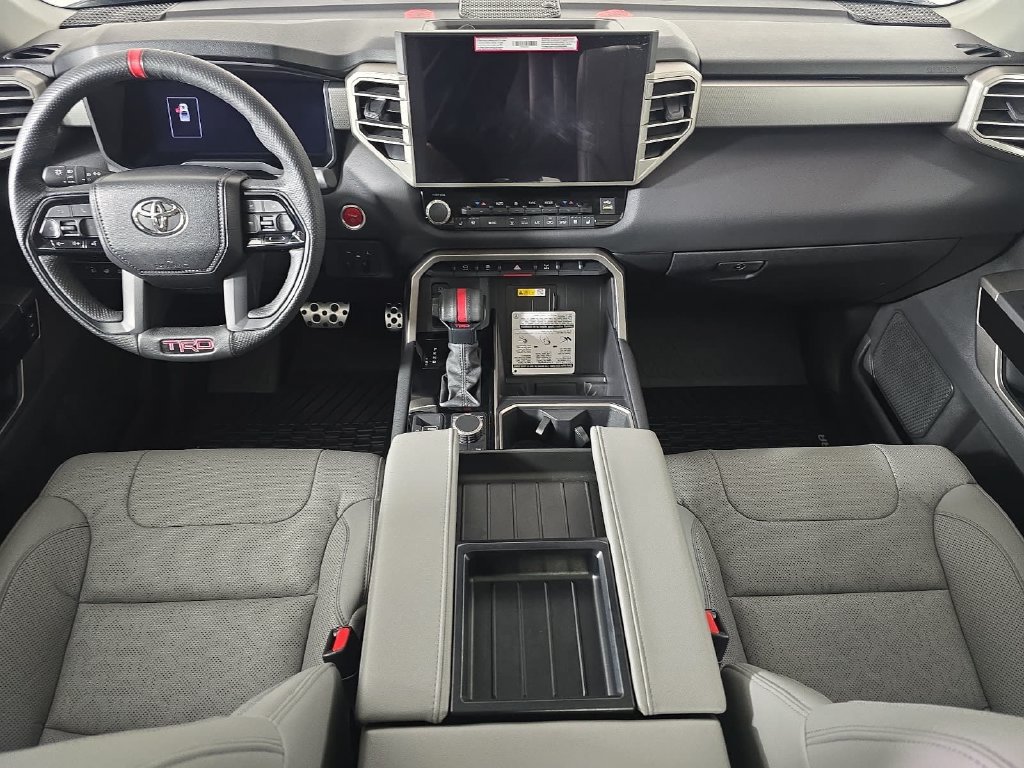 Used 2024 Toyota Tundra Limited AWD/4WD image 9