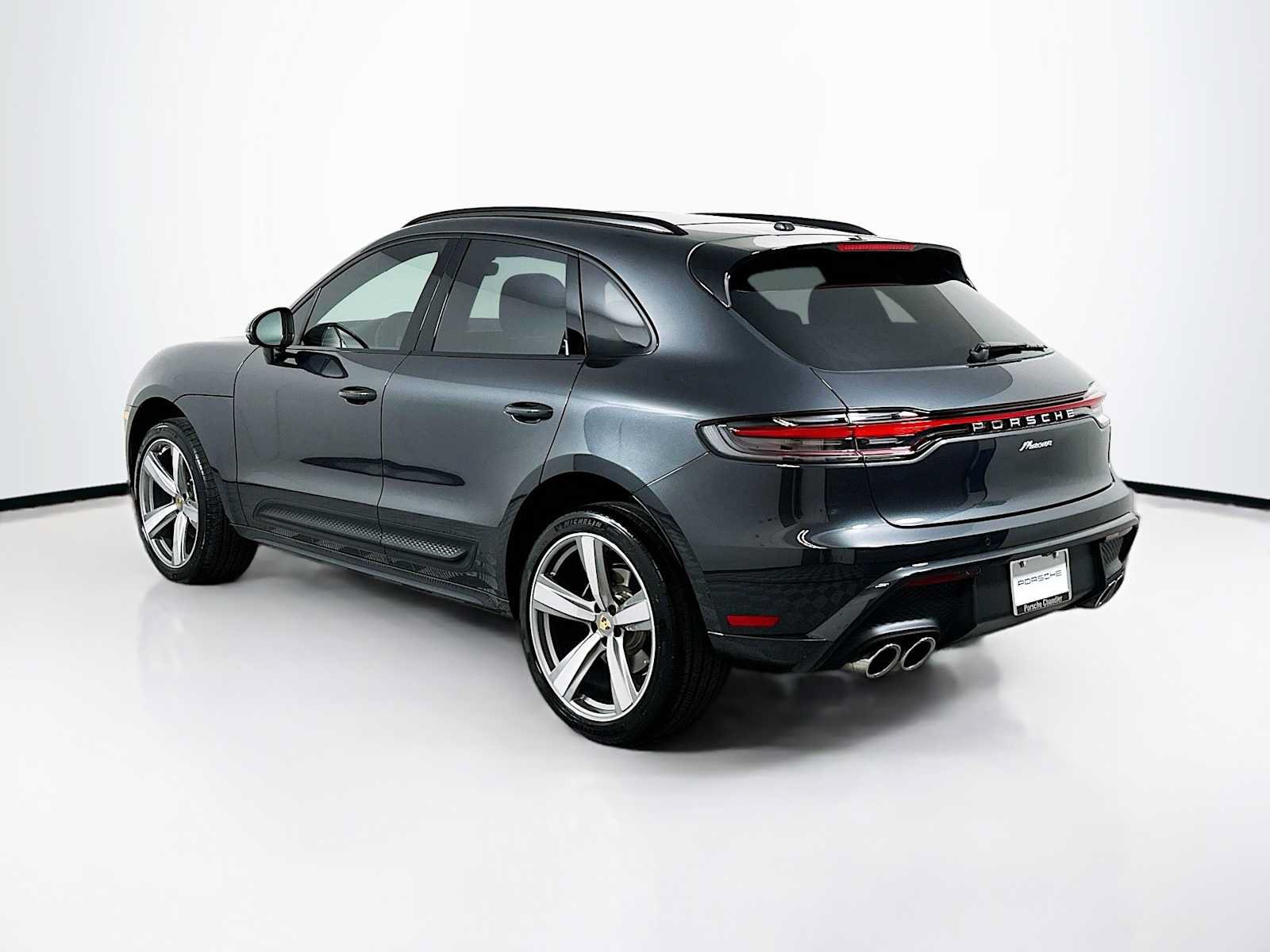 Certified 2026 Porsche Macan AWD/4WD image 3
