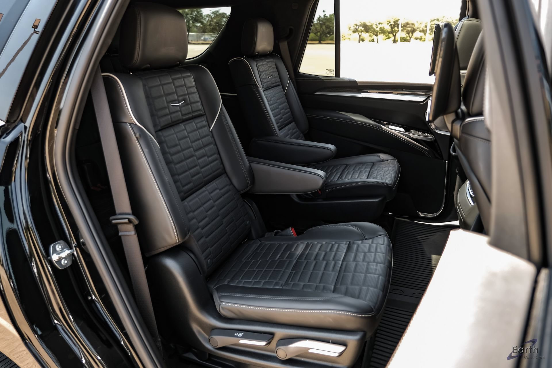 Used 2026 Cadillac Escalade V w/ LPO, ONYX Package AWD/4WD image 74