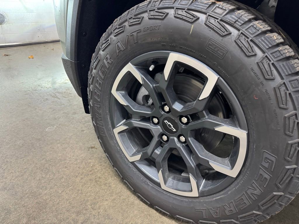 New 2026 Chevrolet Equinox ACTIV image 11