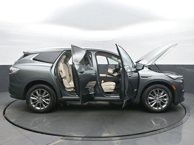 Used 2023 Buick Enclave Avenir w/ Avenir Technology Package image 59