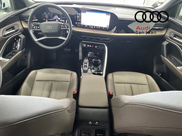 Used 2025 Audi Q5 Premium w/ Convenience Package image 28