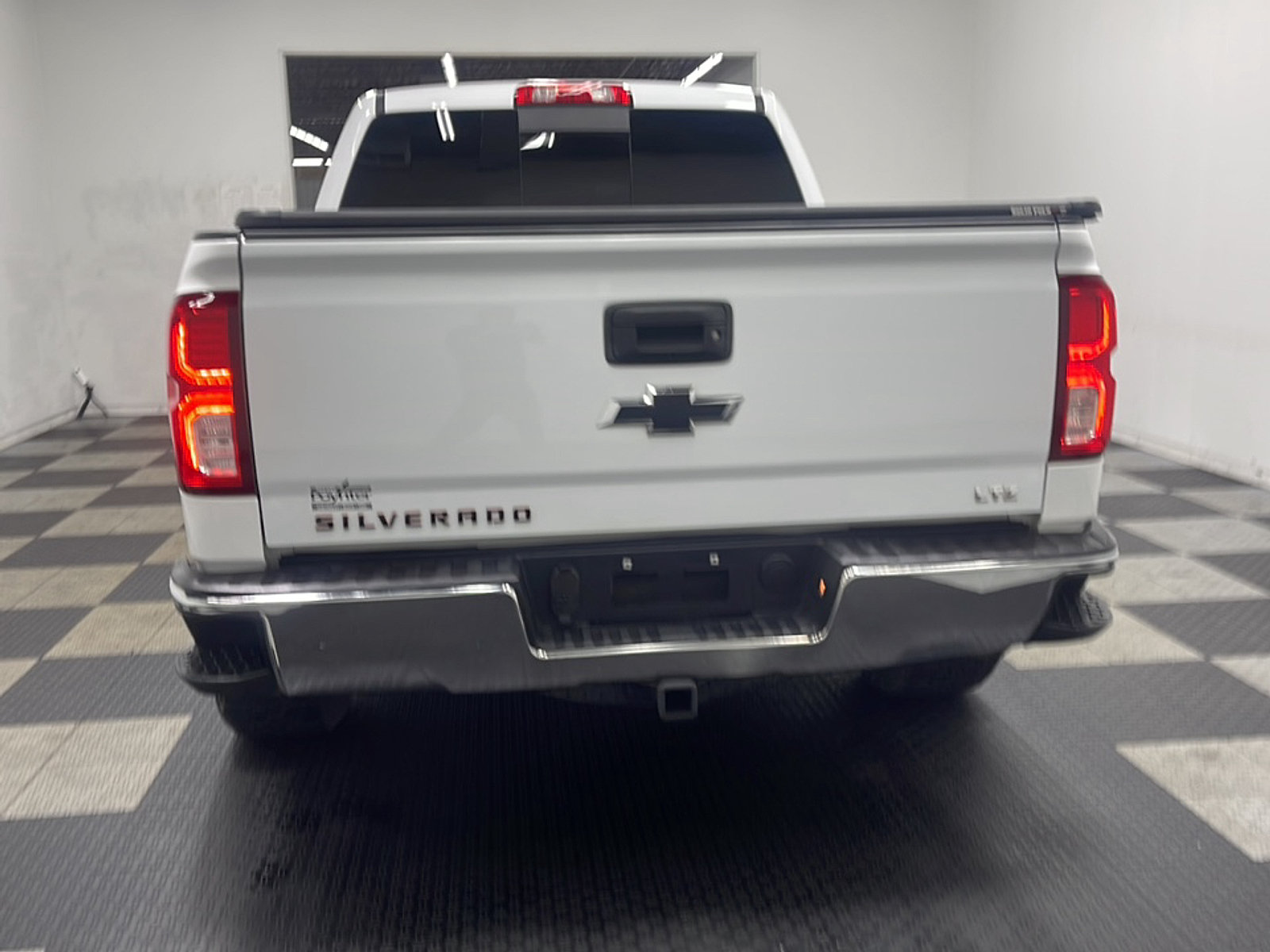 Used 2018 Chevrolet Silverado 1500 LTZ AWD/4WD image 16