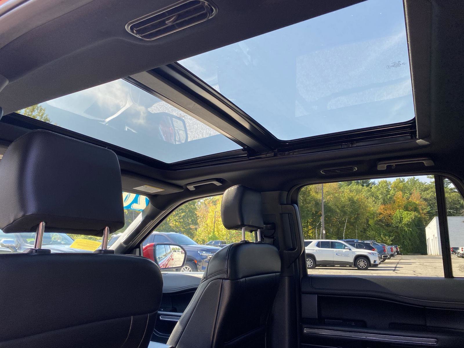 Used 2020 Ford Expedition XLT w/ Equipment Group 202A image 16