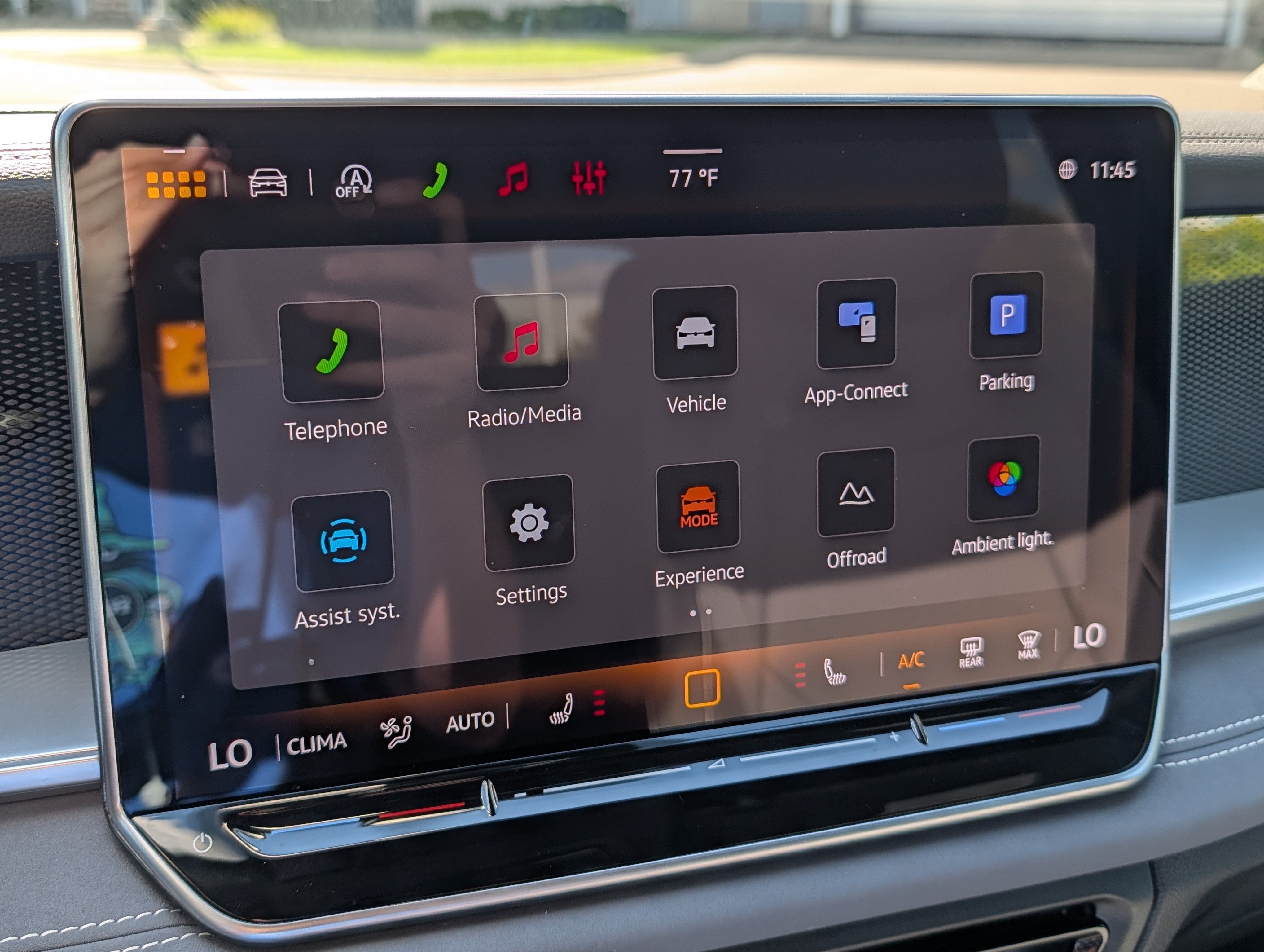 Certified 2026 Volkswagen Tiguan SE R-Line AWD/4WD image 22