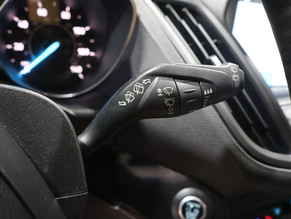 Used 2019 Ford Escape SE w/ SE Sport Appearance Package AWD/4WD image 35