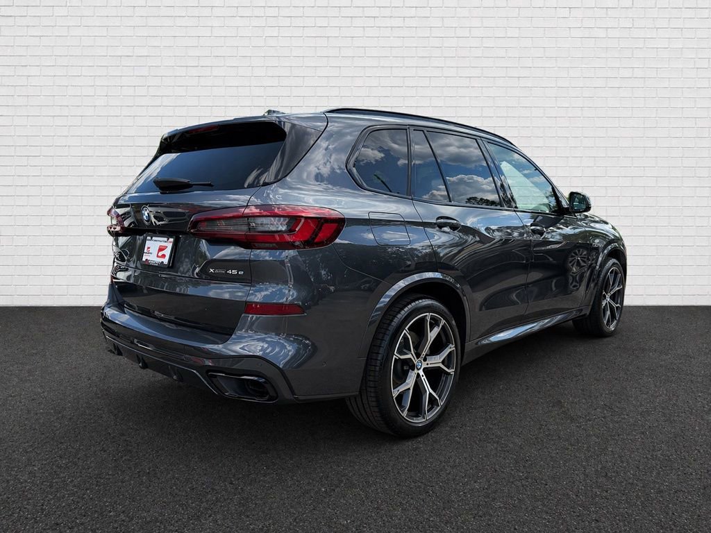 Used 2022 BMW X5 xDrive45e w/ M Sport Package AWD/4WD image 4