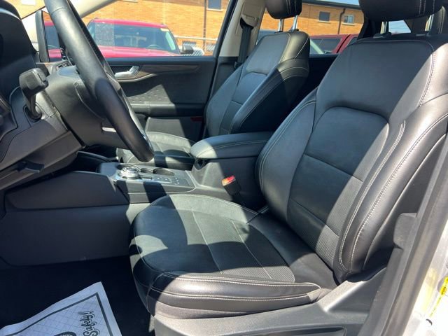 Certified 2020 Ford Escape Titanium AWD/4WD image 19